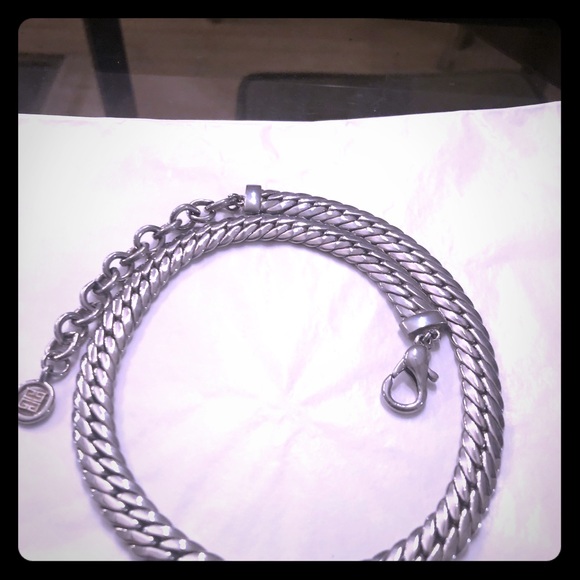 Jewelry - Heavy silver necklace